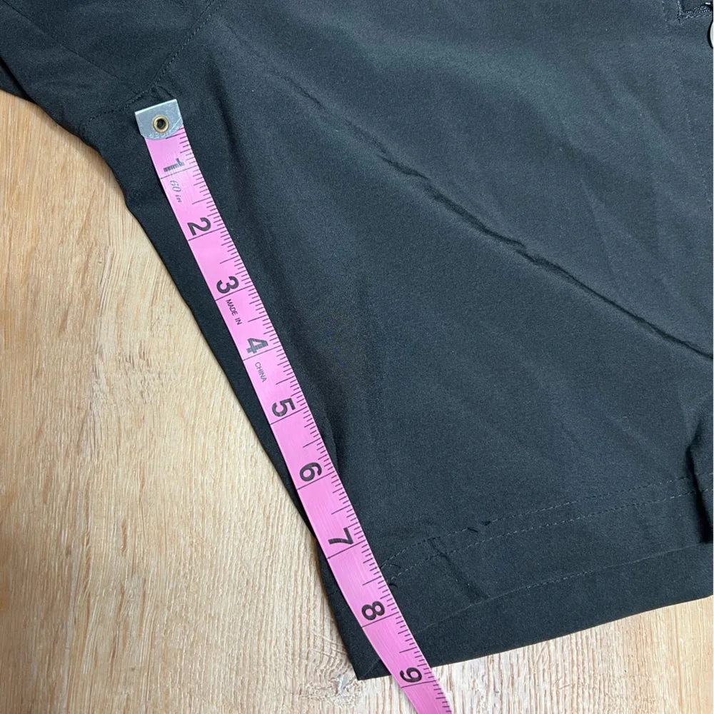 Izod Golf Swingflex Cargo Shorts Men's 38 Black Stretch Poly 5 Pocket - Picture 6 of 7